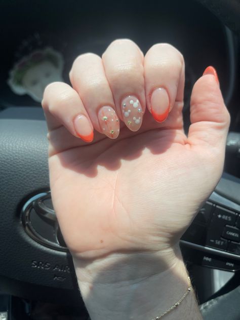 Disney World Nail ideas and inspiration Orange Disney Nails, Brown Disney Nails, Gold Disney Nails, Disney World Nails Designs, Universal Studios Nails, Neutral Disney Nails, Fall Disney Nails, Summer Disney Nails, Disney Fall Nails