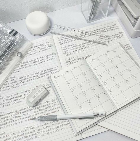 Study White Aesthetic, Calm Study Aesthetic, White Study Aesthetic, Productive Studying, Organizing Motivation, Studies Aesthetic, Muji Stationery, Desk Organizing, Motivation Productivity