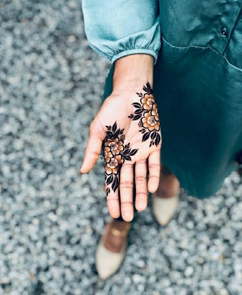 henna designs mehndi designs by aqsa jamali Tattoos Henna Style, Peircings Women, Flower Mehndi Designs, Small Beach Tattoos, Mehandi Design For Hand, Small Henna Tattoos, Henna Style Tattoos, Simple Mehendi Designs, Simple Arabic Mehndi Designs