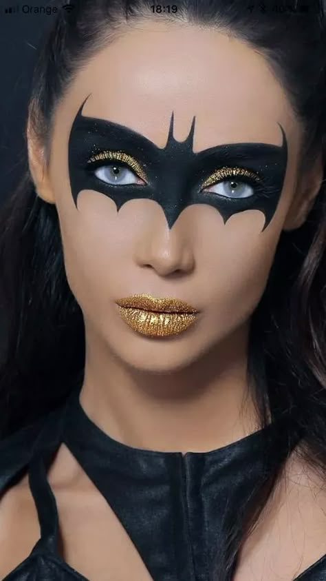 45+ Horrifying Halloween Makeup Ideas for Women - HubPages Batman Makeup Ideas, Hallowing Makeup, Batgirl Makeup, Halloween Makeup Ideas For Women, Superhero Makeup, Batman Makeup, Bat Makeup, Batwoman Makeup, Makeup Zombie