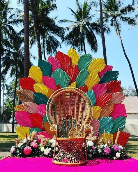 Photobooth Decor, Mehandi Decor, Mehendi Decoration, Shaadi Decor, Haldi Ceremony Decorations, Haldi Decoration Ideas, Mandap Design, Haldi Decoration, Mehendi Decor Ideas