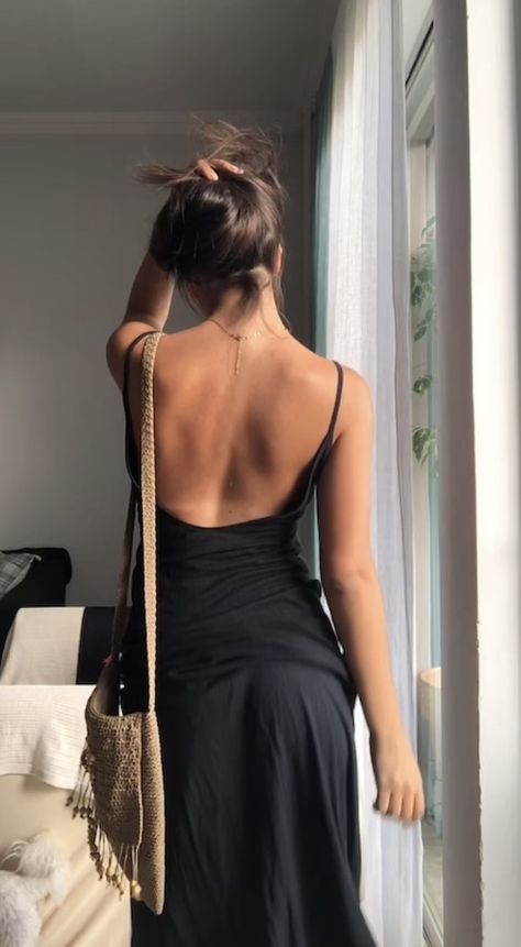 Dress Black Backless, Sum Dresses, Backless Sundress, Backless Outfit, Back Aesthetic, 00s Fashion, Outfit Inspo Summer, Indian Dresses Traditional, Open Back Top