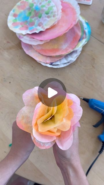 Crafts With Coffee Filters For Kids, Craft With Coffee Filters, Flower Coffee Filter Craft, Coffee Filter Painting, Coffee Filter Flowers For Kids, Watercolor Coffee Filter, Coffee Filters Crafts, Coffee Filter Crafts For Kids, Coffee Filter Art Projects