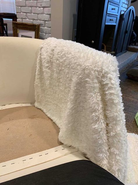 Faux Fur Furniture, Diy Sherpa Chair, Recover Couch, Recovered Dining Chairs, Reupholster Chair Diy, Faux Fur Chair, Diy Faux Fur, Office Chair Makeover, Fur Furniture