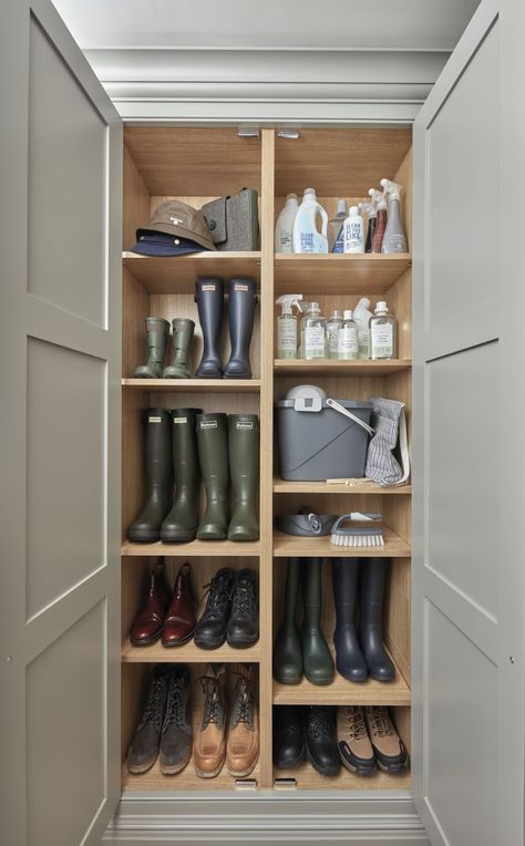 Practical Mudroom Ideas, Tack Closet, Tack Organization, Utility Room Inspiration, Boot Room Storage, Tom Howley Kitchens, Coat Room, Garage Utility, Boot Room Utility