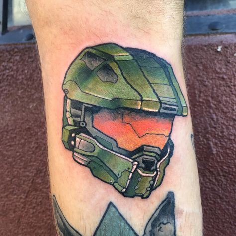 Master Chief Tattoo, Tattoo Ideas Black And White, Chief Tattoo, Tattoo Ideas Black, Halo Tattoo, Helmet Tattoo, 2 Tattoo, Epic Tattoo, Halo 2