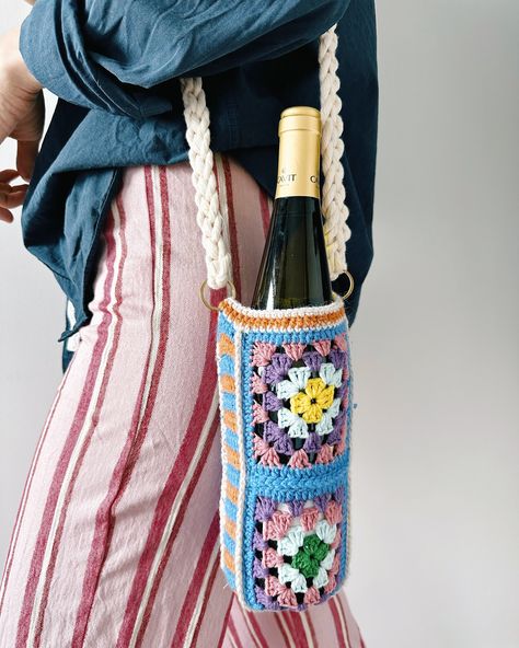 “Color is a power which directly influences the soul.” - Wassily Kandinsky. It’s now available on my Etsy shop. Made with love and lots of yarn. 🧶 #HandmadeBag #CrochetAddict #BohoVibes #Fashionista #AccessoryGoals #Crafty #HandmadeStyle #CrochetCommunity #BohemianStyle #EthicalShopping #HandmadeWithLove #ColorfulFashion #CrochetInspiration #ShopHandmade #SupportSmallBusiness #ArtisanMade #OneOfAKind #HandmadeWithLove #CrochetBag #EtsyShop #UniqueAccessories #WineLover Granny Square Cross Body Bag, Crochet Phone Purse, Granny Square Crossbody Bag, Crossbody Bag Crochet, Sac Granny Square, Square Crossbody Bag, Granny Square Bag, Crochet Handbag, Crochet Granny Square