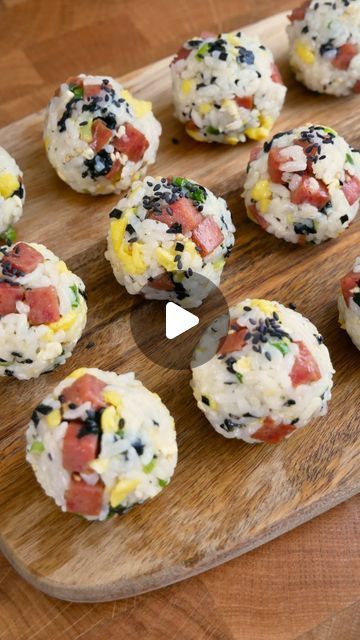 Asian Rice Balls Recipe, Healthy Rice Balls, Easy Korean Appetizers, Sushi Balls How To Make, How To Make Rice Balls Recipes, Spam Musubi Balls, How To Make Rice Balls, Riceball Recipes, Crab Rice Balls