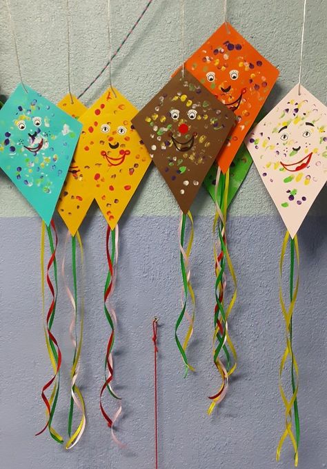 Kite Craft For Toddlers, Kite Craft Preschool, Kite Craft For Kids, Kite Activities, Kite Crafts, Kite Craft, Beaded Belts Patterns, Diy Kite, Kites Craft