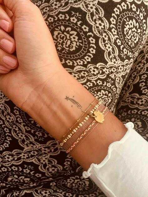 Fools Gold Tattoo, Small Tatoos Arms Women, Jewellery Tattoo, Simbols Tattoo, Aesthetic Tattoo Ideas, Wrist Tattoo Ideas, Unique Tattoo Ideas, Tiny Wrist Tattoos, 20 Aesthetic