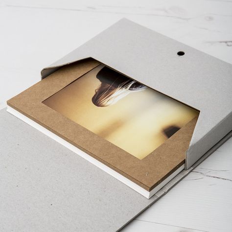 Photo Frame Packaging, In Box Photography, Box Photography Ideas, Photobox Ideas, Design Inspiration Graphic, Tumblr Style, Photo Book Cover, Diy Packaging, Box Photography