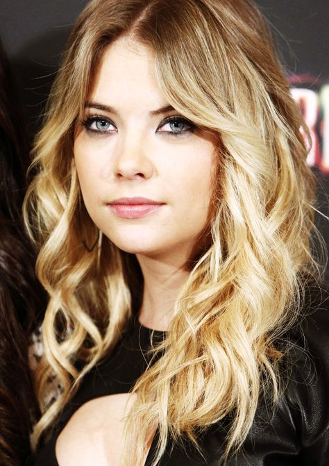 #1 source for Ashley Benson News : Photo Ashley Benson Hair, Kate Hudson Style, Blonde Hair Ideas, Never Lie, Spring Breakers, Women Models, Ashley Benson, Kate Hudson, A Crush