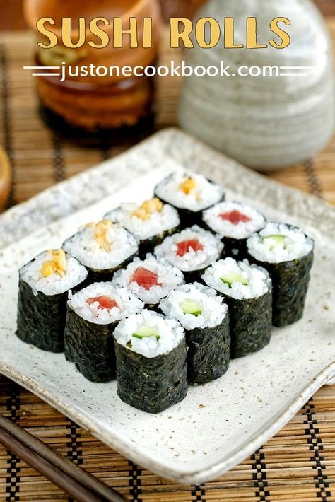 Sushi Rolls (Hosomaki) 細巻き - How to make delicious Sushi Rolls (Hosomaki) at home with step-by-step instructions and a tutorial video. To get started, you just need a few ingredients like tuna, cucumber, nori, and Japanese short grain rice. #sushi #howtomakesushi #sushirolls #partyfood #sushirollseasy #japanesefood #asianrecipes #potluckideas | Easy Japanese Recipes at JustOneCookbook.com Tuna Cucumber, Desserts Japonais, Sushi Rice Recipes, Sushi Recipes Homemade, Maki Sushi, Dessert Sushi, Make Sushi, Easy Japanese Recipes, Oyster Recipes