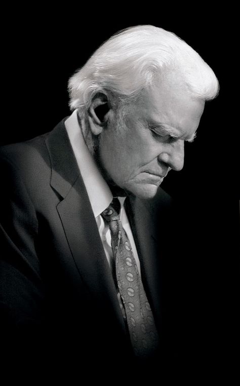 Praying.... Billy Graham Billy Graham Family, Ruth Graham, Billy Graham Quotes, Rev Billy Graham, Franklin Graham, Prayers For Him, Asking For Prayers, Billy Graham, Godly Man