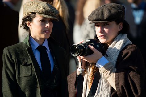 Best Oliver Twist Impression - The Cut Flat Cap Women Outfits, Flat Cap Outfit, Cap Women Outfit, Flat Cap Women, Menswear Jacket, New England Fashion, Cap Outfit, Dapper Dudes, Urban Fashion Trends