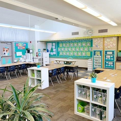 Getting Started with Math Workshop Model – Week One – Core Inspiration by Laura Santos Laura Santos, Classroom Arrangement, Classroom Goals, Classroom Tour, Classroom Seating, Classroom Makeover, Classroom Layout, Elementary Classroom Decor, Third Grade Classroom