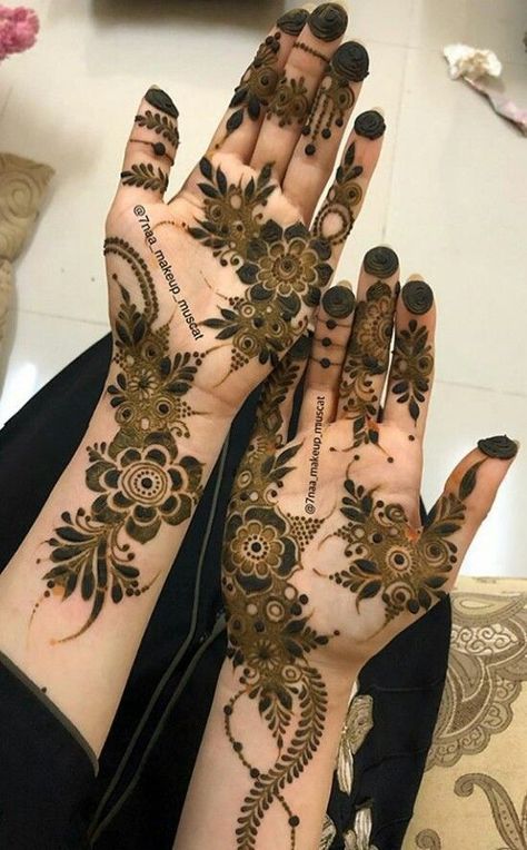 Arabic Khafif Mehndi Designs, Arabic Mehndi Designs Back Hand, Easy Mehndi Designs, Khafif Mehndi Design, Floral Henna Designs, Legs Mehndi Design, Modern Henna Designs, Easy Mehndi, Very Simple Mehndi Designs