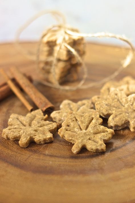 Speculoos Cookie Butter, Speculoos Cookies, Plant Based Desserts, Cookies Vegan, Cookie Butter, Gingerbread Cookie, Liquid Gold, Vegan Cookies, Holiday Treats