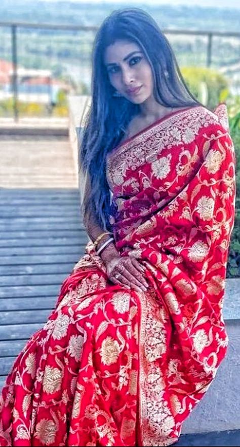 Moni Roy, Mouny Roy, Trendy Outfits Indian, Lehenga Choli Wedding, Deepika Padukone Style, Wedding Lehenga Designs, Mouni Roy, Indian Bride Outfits, Bridal Lehenga Collection