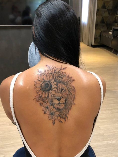 Center Of Back Tattoo Women, Lion Tattoo For Women Back, Back Lion Tattoo, Feminin Tattoos, Ladies Tattoos, Lion Tattoo With Flowers, Lion Back Tattoo, Girl Spine Tattoos, Beautiful Back Tattoos