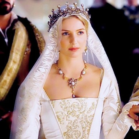 The Tudors Daily Annabelle Wallis Tudors, Rhaella Targaryen, Tudor Series, Tudor Gown, House Of Gold, King Of England, Medieval Princess, Annabelle Wallis, The Tudors