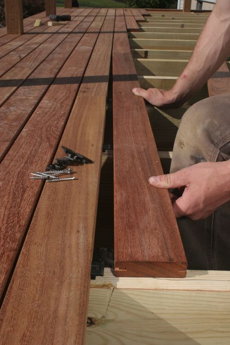 Easy Deck, Building Design Plan, Laying Decking, Hardwood Decking, Decking Area, Deck Installation, Deck Construction, Home Building Tips, Deck Projects