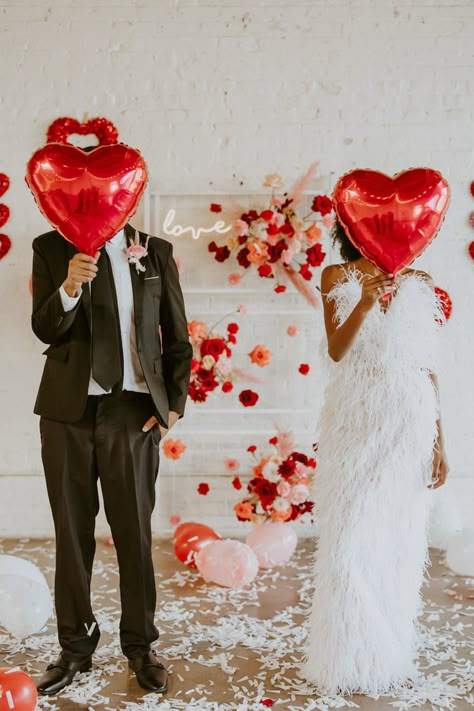 Valentines Day Wedding Decorations, Valentines Day Styled Shoot, Valentine Day Wedding Ideas, Wedding Valentines Day, Valentines Wedding Decor, Engagement Party Valentine Theme, Heart Theme Wedding, Valentines Themed Wedding, Valentines Party Theme