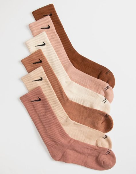 SneakerAlert on Twitter: "Nike Everyday Plus Cushioned Crew Socks 6-Pack ‘Earth Tones’ https://t.co/LkFkL8kxt8… " Nike Ankle Socks, Neutral Socks, Wwe T Shirts, Flannel Sweatshirt, Nike Socks, Mens Crew Socks, Nike Accessories, Boys Graphic Tee, Boys Backpacks