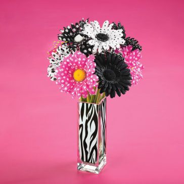 Creative floral arrangements Gracie Birthday, Zebra Wedding, Zebra Cakes, Zebra Decor, Floral Projects, Zebra Party, Gerbera Daisies, Hot Pink Flowers