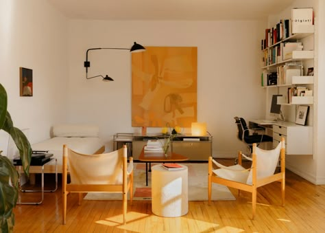 Bauhaus Interior, Simple Dining Table, Popular Interior Design, Brooklyn Apartment, Bauhaus Style, Large Painting, Interior Inspo, New Apartment, Interior Design Styles