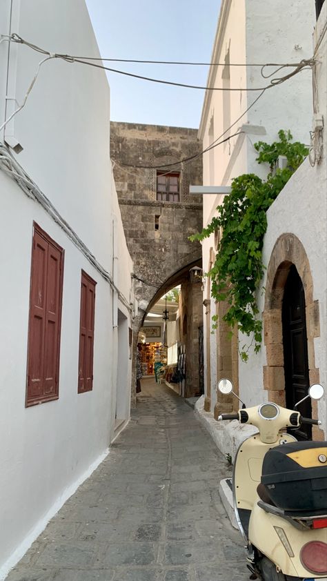 Lindos Greece, Rhodes Greece Photo Ideas, Rhodes Aesthetic, Greece Lindos, Rhodes Instagram Spots, Rhodes Greece, Rhodes Aesthetic Greece, Greece Aesthetics Rhodes, Lindos Rhodes