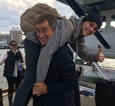 Mitchell Hope (BEN) and Kenny Ortega having fun filming DESCENDANTS 2!!! #mitchellhope #descendants #descendants2 #kennyortega Mitchell Hope, Disney Descendants Movie, Kenny Ortega, Descendants 1, Disney Descendants 3, Descendants Cast, Isle Of The Lost, Descendants 2, Cameron Boyce