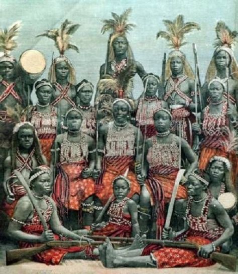 Dahomey Amazons: All-Female Military Warriors of the Kingdom of Dahomey Dahomey Kingdom, Dahomey Amazons, Female Warriors, Women Warriors, Native Dress, African People, Female Soldier, We Are The World, African Diaspora