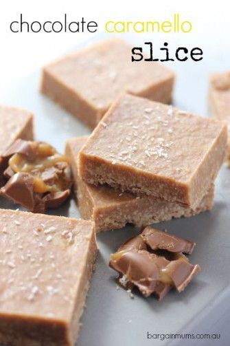 Caramello Slice, Weight Watchers Crock Pot Recipes, Slice Recipes, Fudge Dessert, Easy Slice, Sweets Bar, Fudge Easy, Slices Recipes, Winter Recipes