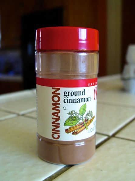 8 household uses for cinnamon, pest control Uses For Cinnamon, Ant Repellent, Lawn Care Tips, Healthy Lawn, Spice Cabinet, Bug Repellent, Natural Cleaners, Cute Diy, Cleaners Homemade