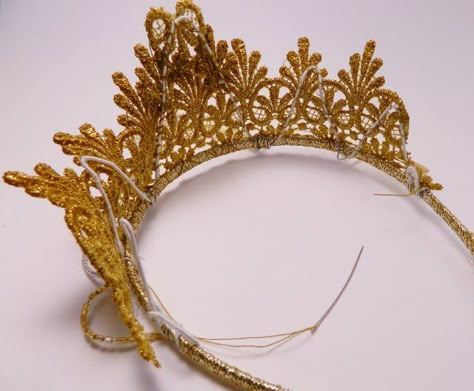 Ballet Crowns, Ballet Tiaras, Ballet Headpieces, Couture Dior, Lace Crown, Lace Crowns, Tiara Headpieces, Headpiece Diy, Costume Making