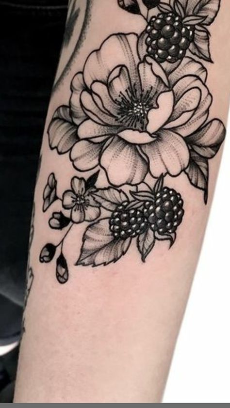 Shin Tattoo Medusa, Floral And Fruit Tattoo, Blackberry Tattoo Black And White, Strawberry Tattoo Placement, Dark Floral Tattoo Sleeve, Fruit Tattoo Sleeve, Blackberry Tattoos, Blackberry Flower Tattoo, Black Floral Tattoo