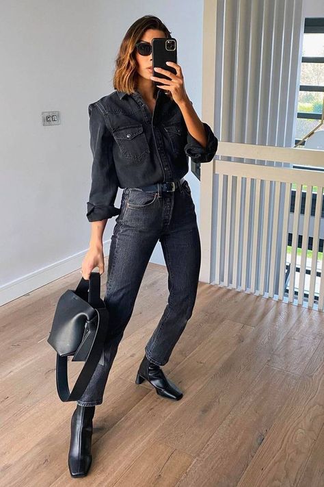 Boots With Jeans Outfit, Boots Jeans Outfit, Chelsea Boot Outfits Women, Outfit With Black Boots, Black Chelsea Boots Outfit, Boots To Wear With Jeans, Black Square Toe Boots, Jeans Boots Outfit, Heels Boots Outfit