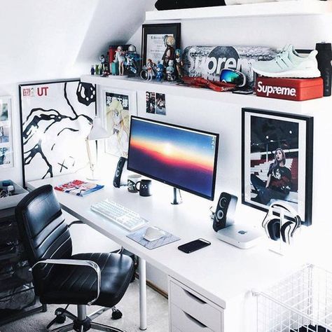 25 Cool And Stylish Gaming Desks For Teenage Boys | Home Design And Interior Cool Boys Bedroom Ideas, Cool Bedrooms For Boys, Hypebeast Room, Star Wars Decor, Office Architecture, Video Game Rooms, White Desk, Desk Setups, Dekorasi Kamar Tidur