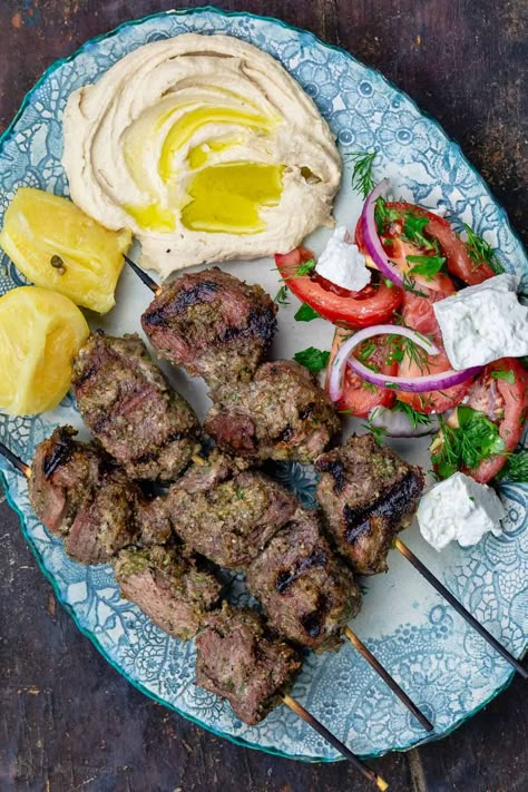 Kafta Kabob Recipe, Beef Kafta, Pita Sandwich, Lamb Kabobs, Beef Kebabs, Lamb Skewers, Kebabs On The Grill, Grilling Ideas, Lebanese Cuisine