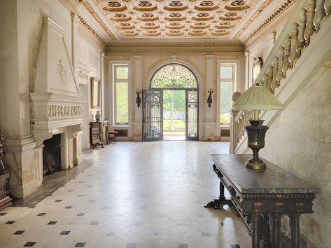 The Secrets of Winfield Hall, the Woolworth Mansion in Glen Cove - Page 4 of 10 - Untapped New York Marble Staircase, Glen Cove, Mansion Designs, Nassau County, Tower Building, Beach Road, Brown Walls, Gilded Age, Grand Staircase