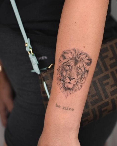 Lion Face Tattoo, Small Lion Tattoo, Lion Head Tattoos, Tattoo Forearm, Leo Tattoos, Lion Tattoo Design, Head Tattoo, Geniale Tattoos, E Tattoo