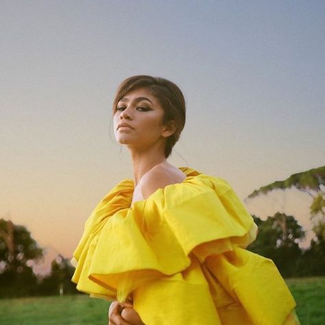 Zendaya in Christopher John Rogers #fashion #womensfashion #blackgirlmagic #blackgirlsrock Zendaya Yellow Aesthetic, Zendaya Yellow, Zendaya Aesthetic, Euphoria Cast, Christopher John Rogers, Concept Shoot, She Is The Moment, Zendaya Maree Stoermer Coleman, Zendaya Style