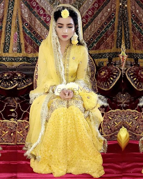 Are you worried that you’ll not get the right Haldi ceremony outfit to look like the perfect bride? Worry not. We are here to help you out. Scroll to the below list of some really amazing outfits that you can wear for your Haldi function. Saimascorner Wedding, Sanchak Dresses Brides, Haldi Lengha, Mayoon Dresses, भारतीय दुल्हन संबंधी, Pakistani Mehndi Dress, Haldi Ceremony Outfit, डिजाइनर कपड़े, Haldi Dress