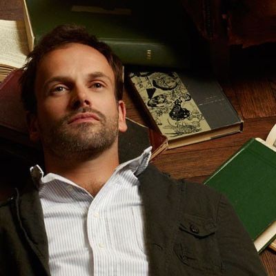 How To Forget Him, Johnny Lee Miller, Elementary Tv Show, Sherlock Holmes Elementary, Elementary Tv, Elementary Sherlock, Johnny Lee, Jonny Lee Miller, Watson Sherlock