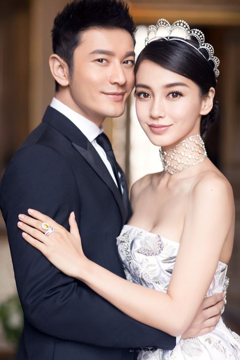 The diamond tiara, lent by Chaumet, to a lady called 'Angelbaby' and her new husband. May all their joys be little ones. Angelababy Wedding, Pose Pengantin, Wedding Hairstyles And Makeup, Wedding Photo Studio, Pose Fotografi, Korean Wedding, Braut Make-up, Wedding Couple Poses, Breathtaking Wedding