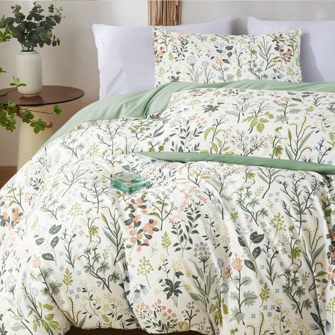 PRICES MAY VARY. 🌸Size Information - Full Size: 1 piece aesthetic green botanical floral duvet cover 79"x90", 2 pieces pillowcase 20"x30". NO duvet insert or comforter will be included in any of our duvet cover sets. The photos are for display only. 🌸Soft Microfiber - Our aesthetic green botanical floral printed pattern reversible sage green duvet cover is woven from the high quality microfiber material, ultra soft, comfortable, durable. We are sure this breathable, non-fading, wrinkle resista Cute Floral Bedding, Green Solid Color, Green Comforter, Green Duvet, Green Duvet Covers, Floral Comforter, Patterned Bedding, Gold Bedroom, Floral Duvet Cover