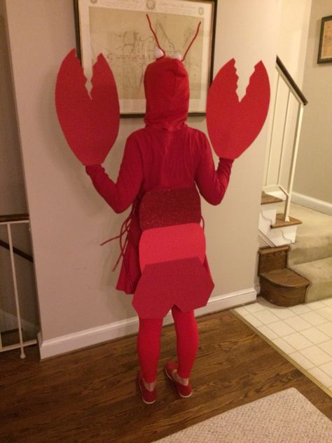 Lobster costume success!! Lobster Costume Diy, Diy Lobster Costume, Lobster Halloween, Diy Crab, Mom And Baby Costumes, Finding Nemo Costume, Crab Costume, Nemo Costume, Lobster Costume