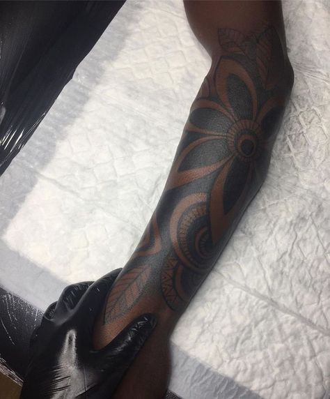 African Sleeve Tattoo, Dark Skin Tattoo, Stick Tattoo, African Tattoo, Black Girls With Tattoos, Ornamental Tattoo, Tattoos For Black Skin, Stylist Tattoos, Tattoo Kits