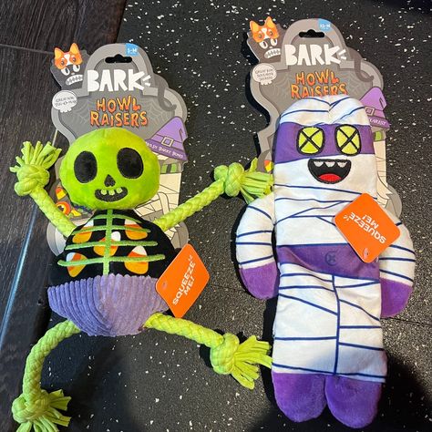 New 2 Bark Alein & Mummy Halloween Stuffed Dog Toy Plush Squeak Barkbox Toys, Freddy Toys, Halloween Dog Toys, Freddy Plush, Mummy Halloween, Teddy Bears Valentines, Dog Bakery, Boo Basket, Halloween Mummy